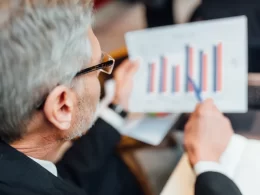 Investovanie pre začiatočníkov: Čo potrebujete vedieť pred prvým nákupom akcií Návod na investovanie do akcií