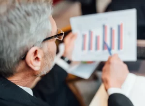 Investovanie pre začiatočníkov: Čo potrebujete vedieť pred prvým nákupom akcií Návod na investovanie do akcií